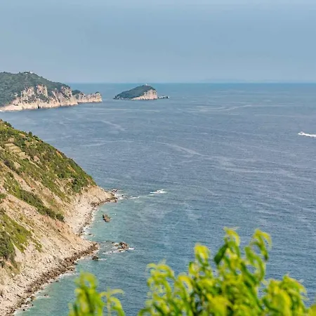 Casa Luciana, Terremarine, Trekking And Nature 度假居