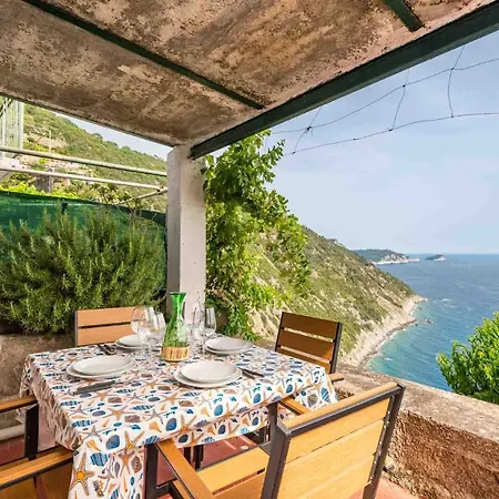 Дом отдыха Casa Luciana, Terremarine, Trekking And Nature Специя